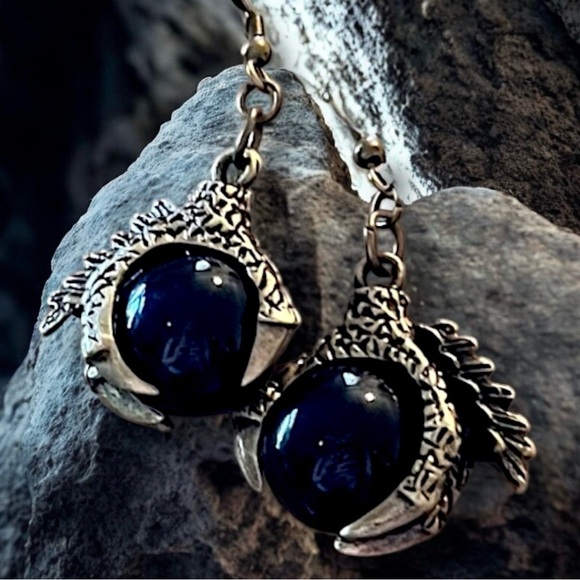 Dragon Claw Earrings DND player Gothic - Picture 3 of 15